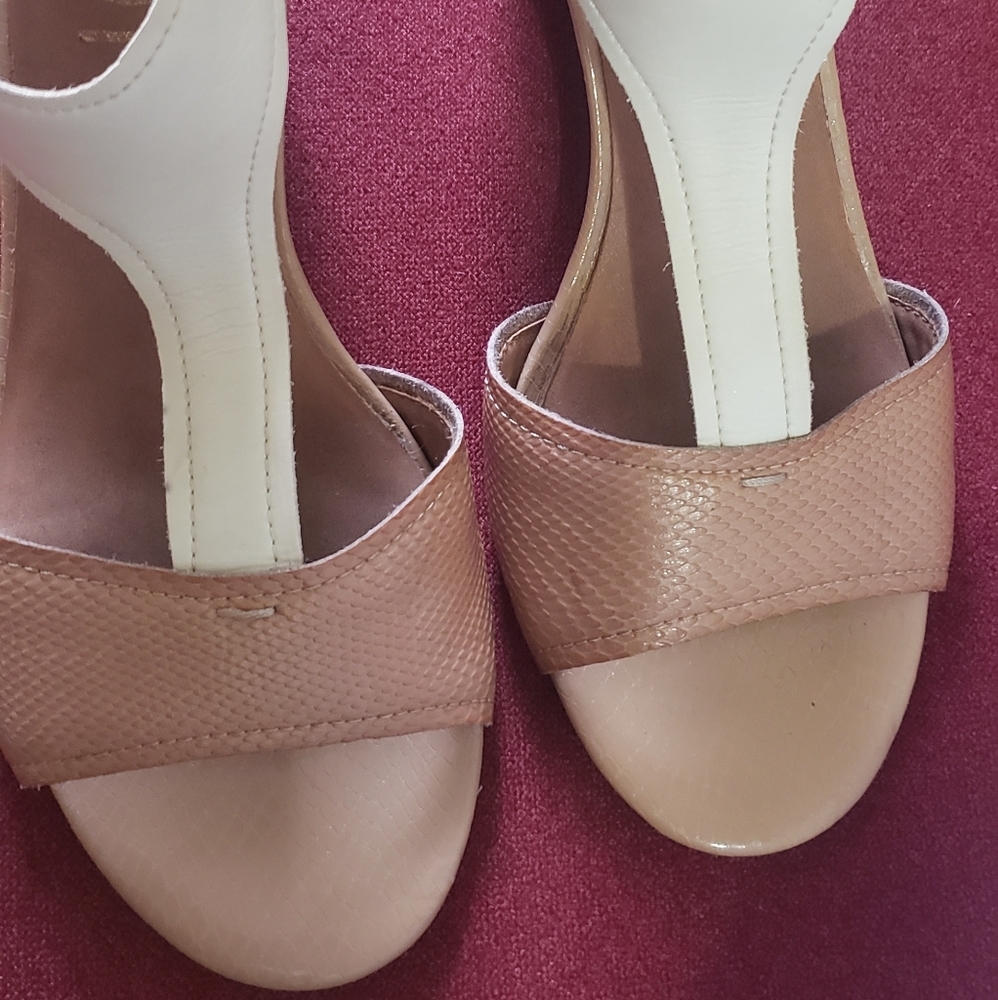 Nicole Nicolette 7.5 M zip back wedge sandles
